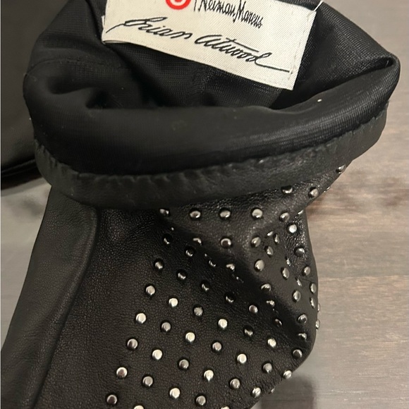 Neina Marcus/Brian Atwood Leather Gloves - Picture 3 of 6